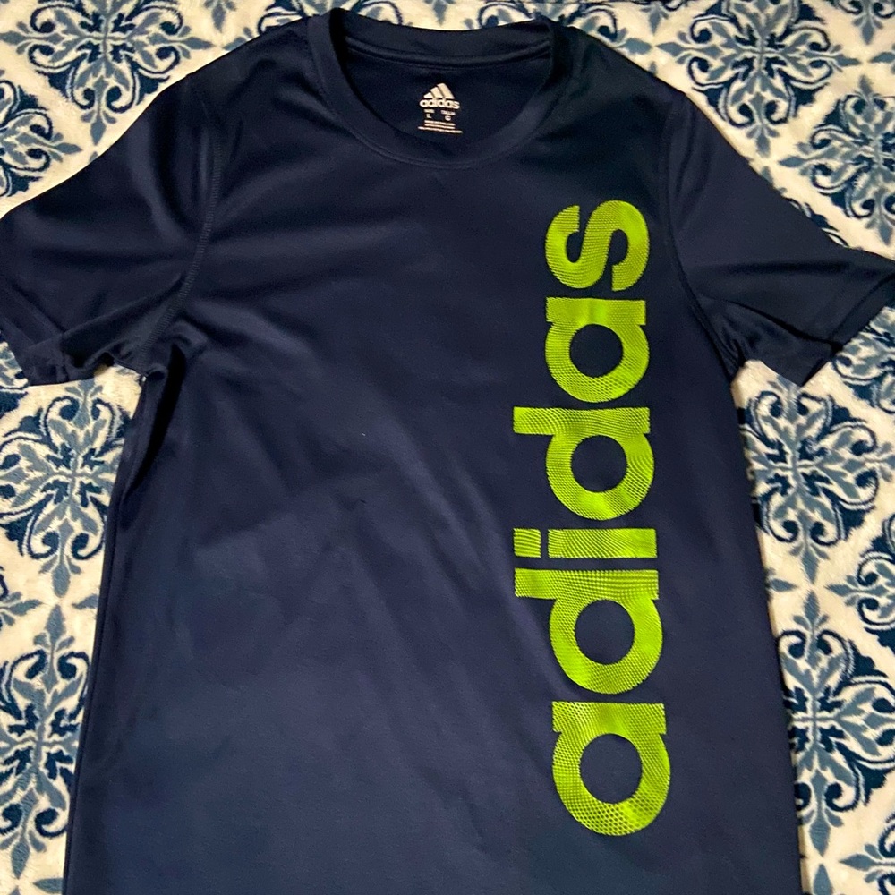 Adidas T-shirt